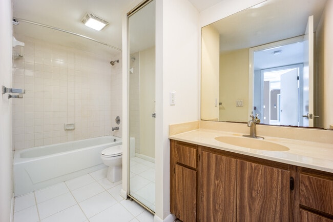 Building Photo - 3681 SW Sunset Trace Cir