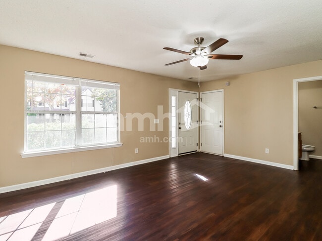 Building Photo - 194 Stoney Xing