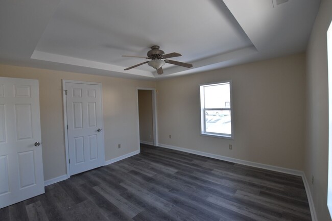 Building Photo - Three Bedroom Rental in Greenfield