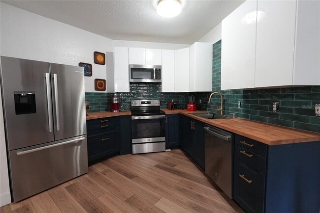 Building Photo - 911 N Orange Ave