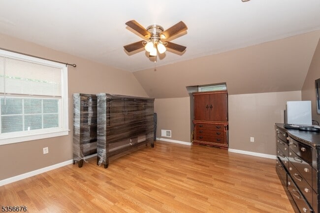 Building Photo - 3-13 Fair Lawn Ave