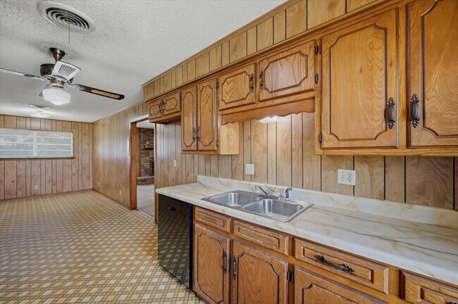 Building Photo - 31092 US-82