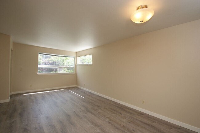 Building Photo - 3230 SW Avalon Way