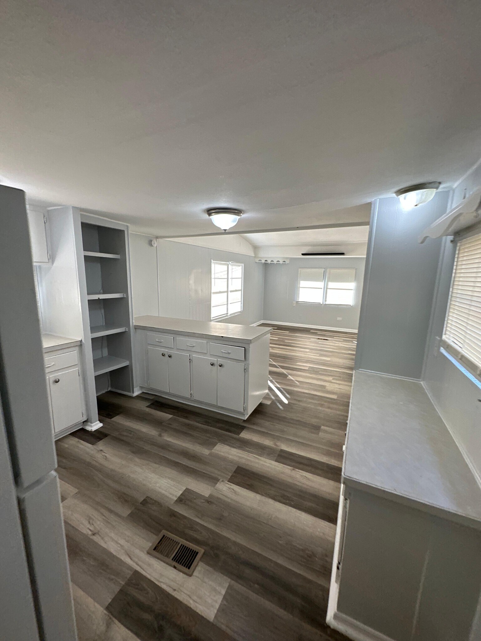 Building Photo - 7663 Bentwillow Dr