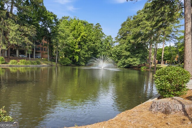 Building Photo - 23117 Plantation Dr NE