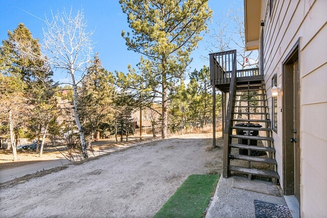 Building Photo - 26172 Center Dr