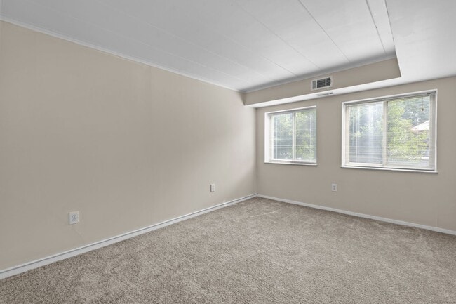 Building Photo - Quiet Norfolk Condo – Utilities & Parking ...