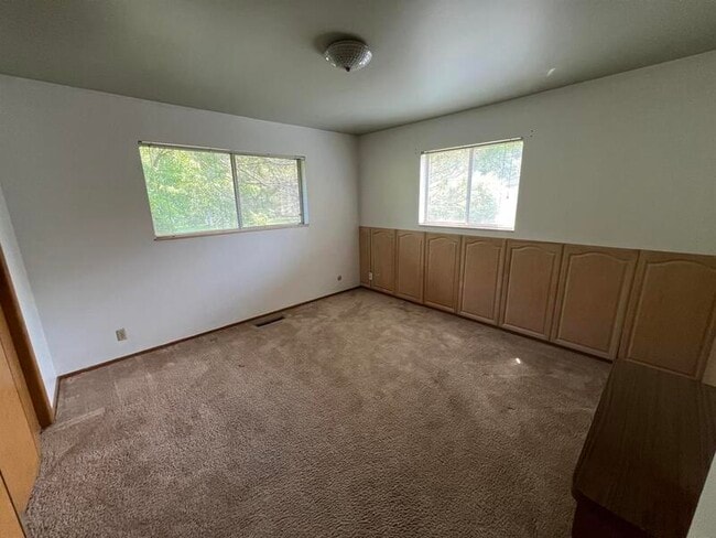 Building Photo - 1777 E University Dr