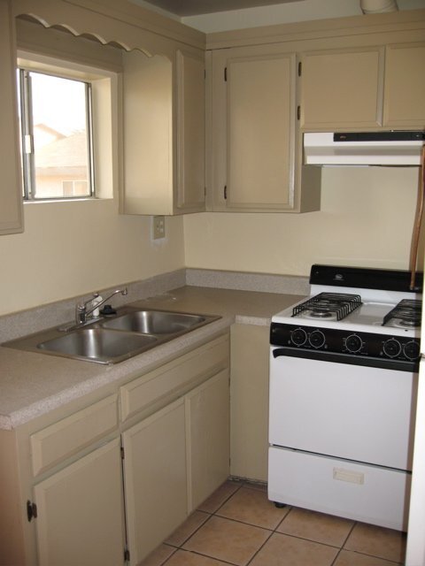 Building Photo - 2711 Bellevue Ave