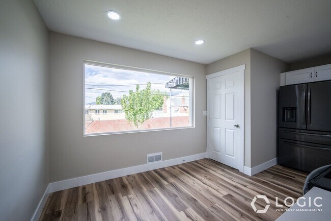 Building Photo - 19 E 1300 S