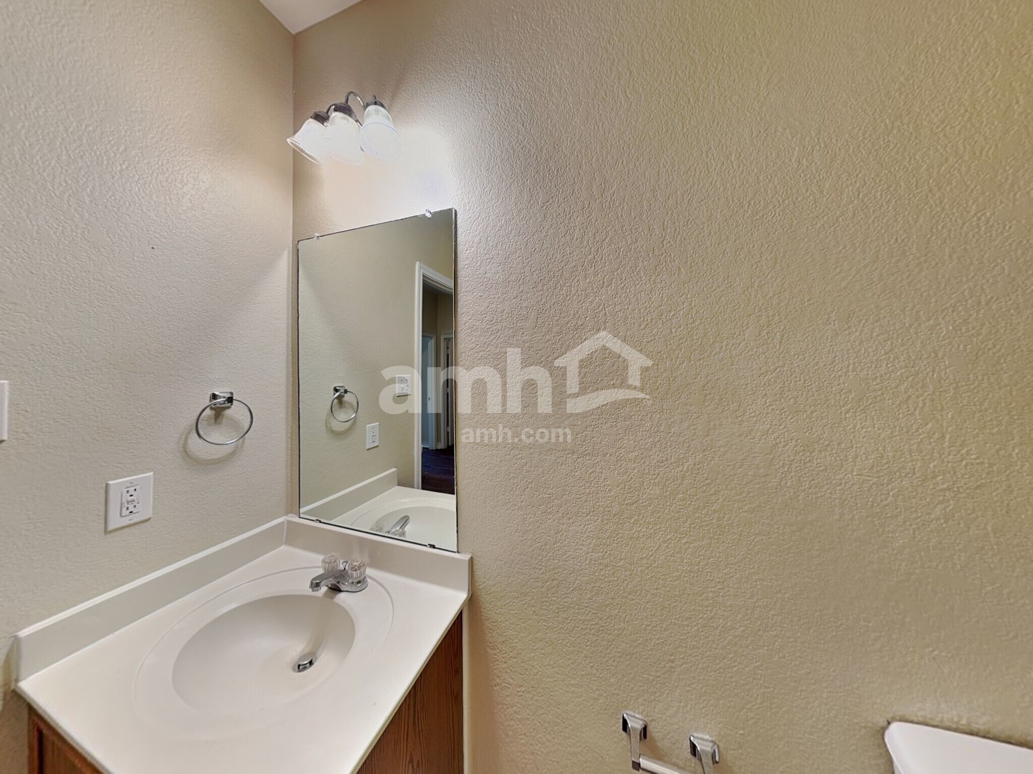 Building Photo - 820 Bee Creek Ln