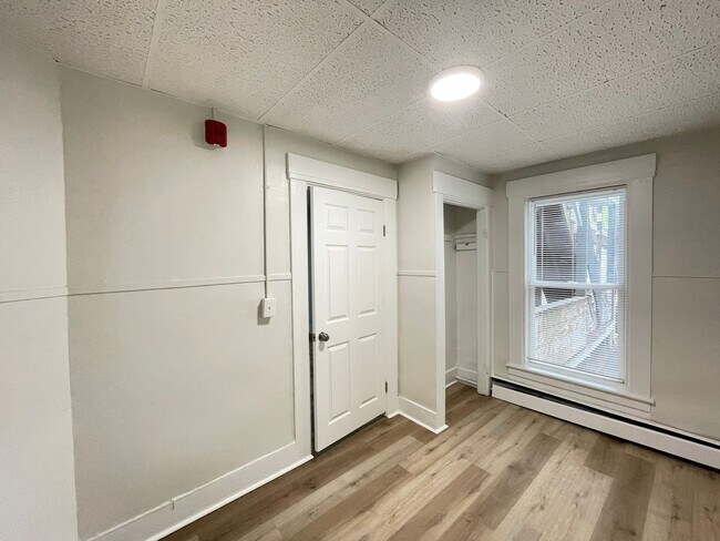 Building Photo - 53 Pennacook St