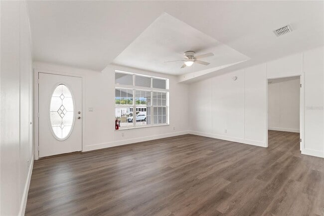 Building Photo - 486 Lindsey Dr