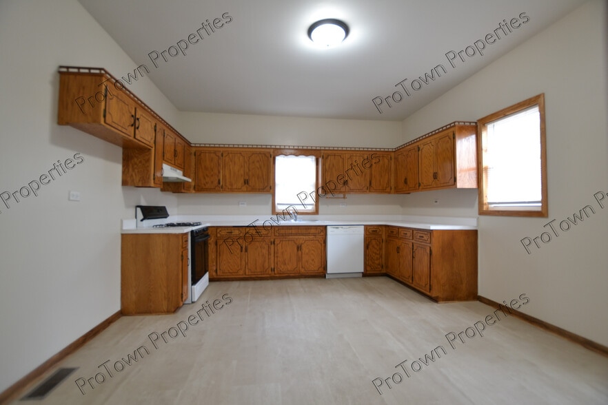 Building Photo - 524 South St