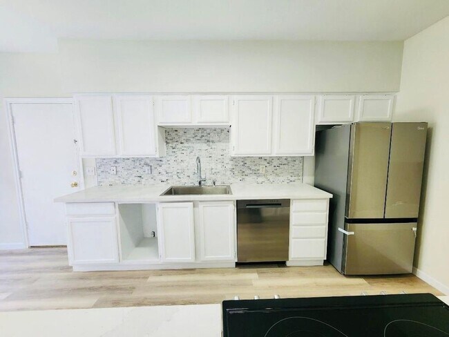 Building Photo - 2668 Bering Dr