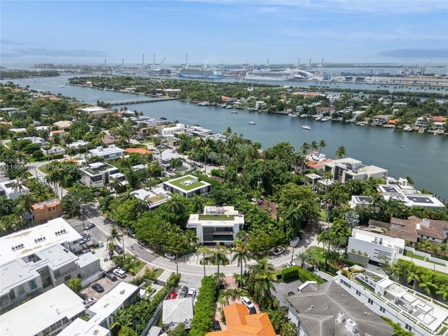 Building Photo - 420 N Hibiscus Dr