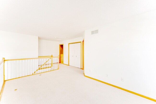 Building Photo - 1968 Bluestem Ln