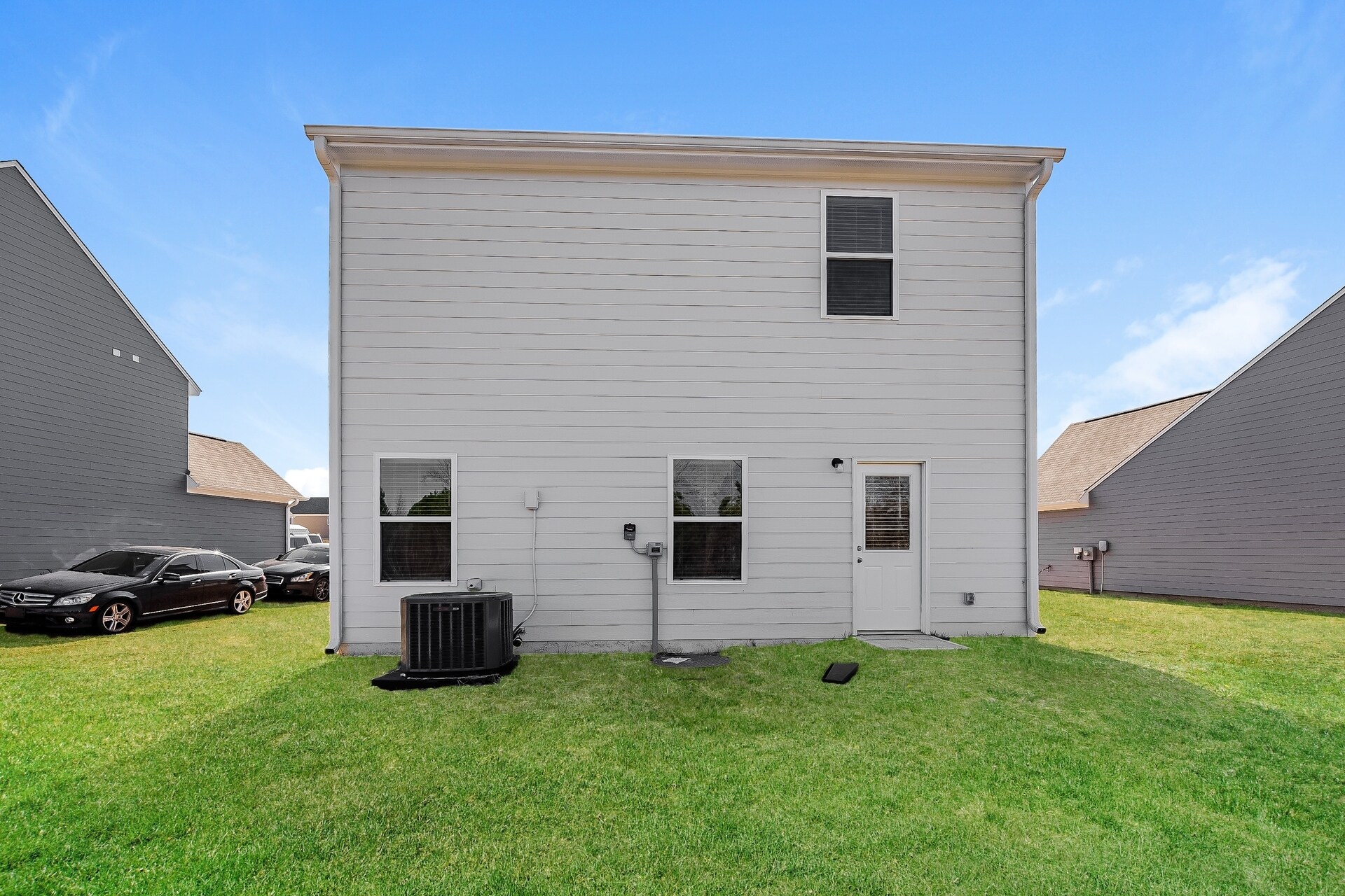 Building Photo - 124 Clover Cir