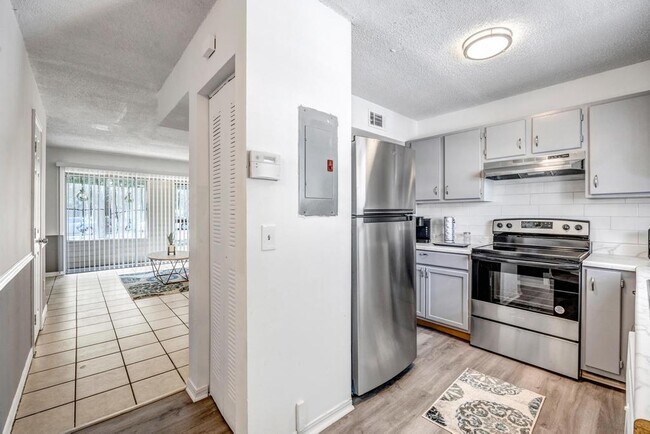 Building Photo - 111 E 1st St