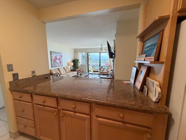 Building Photo - Maalaea Oceanfront Furnished One Bedroom