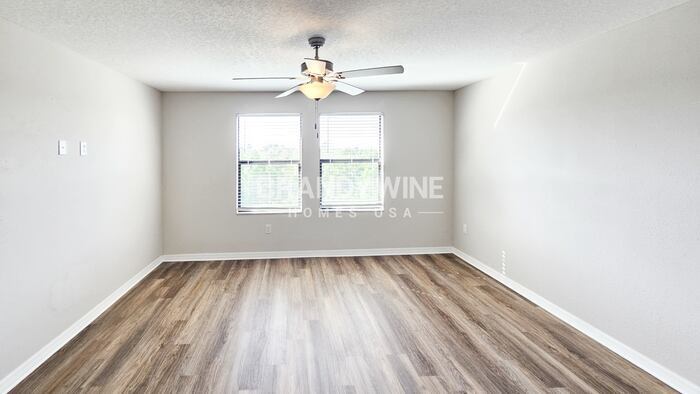 Building Photo - 5572 Mercado Dr