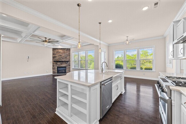 Building Photo - Stunning 4 bedrm, 3.5 Bath home in Chapel Cove of South Charlotte!