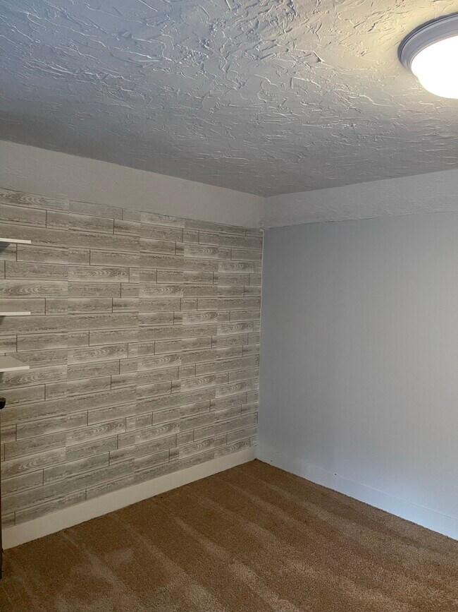 Building Photo - 3344 Hyde Park Ave