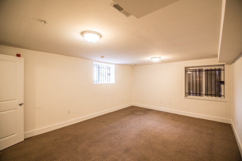 Building Photo - 441 N 32nd St
