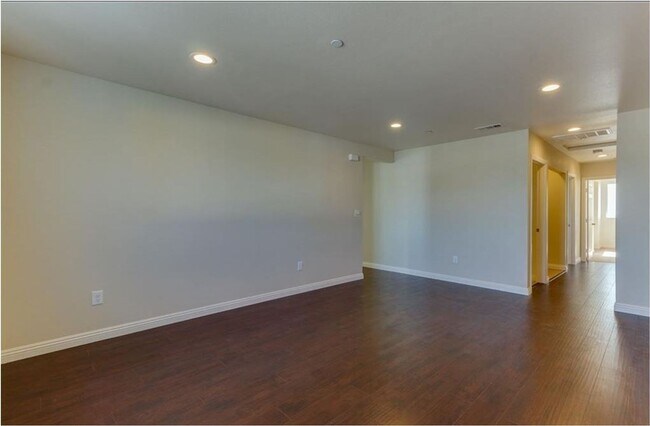 Building Photo - 88(1627)