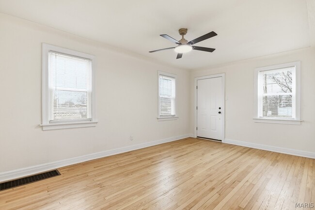 Building Photo - 5826 Telegraph Rd