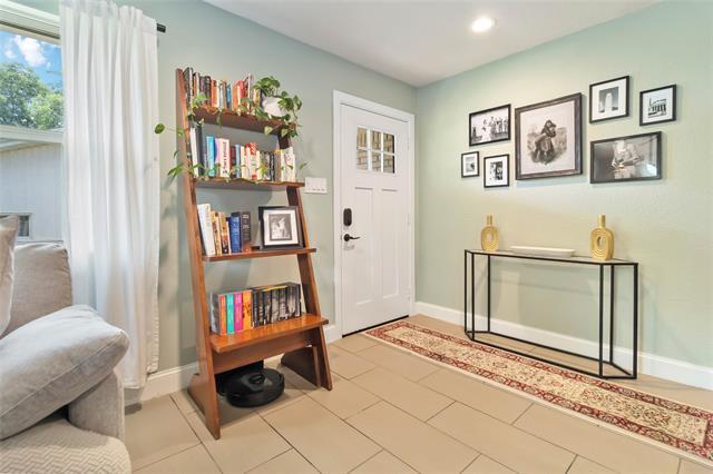 Building Photo - 4912 Odessa Ave