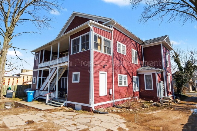 Building Photo - 426-428 S Westnedge Ave