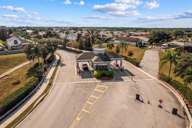 Building Photo - 2310 Silver Palm Dr