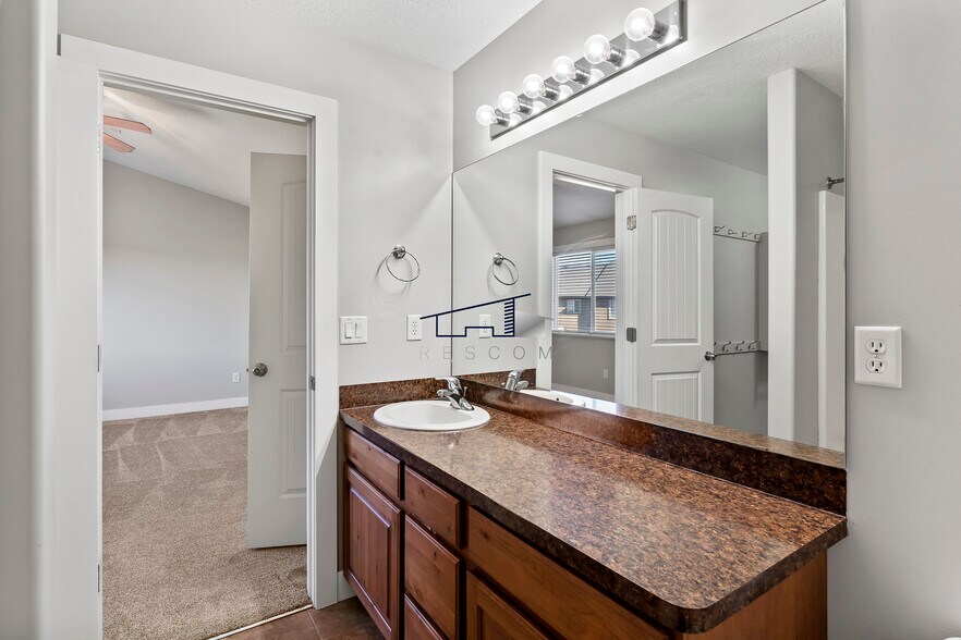 Building Photo - 2071 Madie Ln