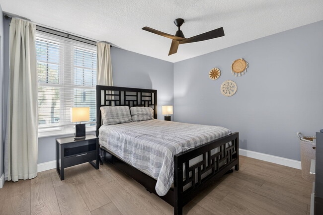 Building Photo - 805 Mainsail Cir