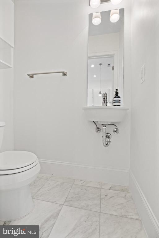 Building Photo - 2108 10th St NW