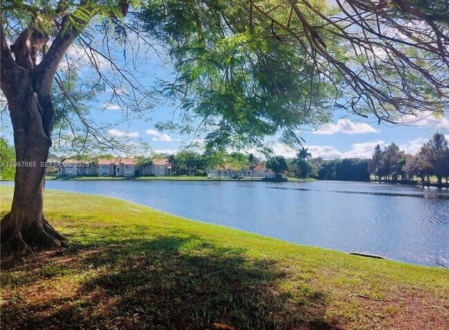 Building Photo - 12620 Vista Isles Dr