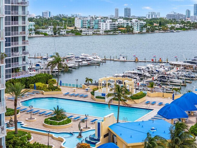 Building Photo - 7601 E Treasure Dr