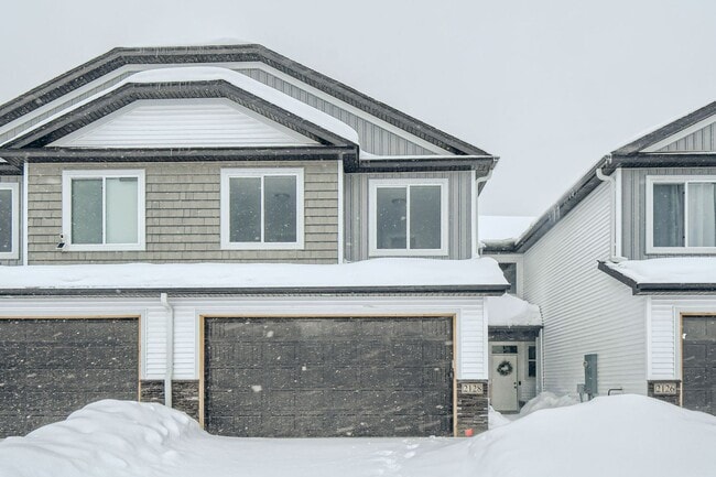 Building Photo - Brand new Townhome