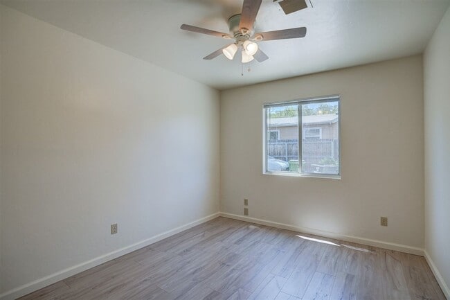 Building Photo - 229 N Arizona Ave