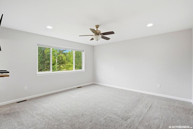 Building Photo - 1553 N Ravens Best Cir