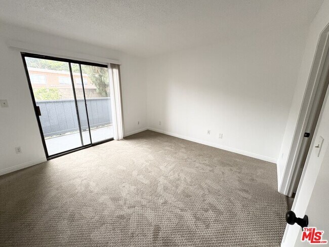 Building Photo - 4180 Marlton Ave