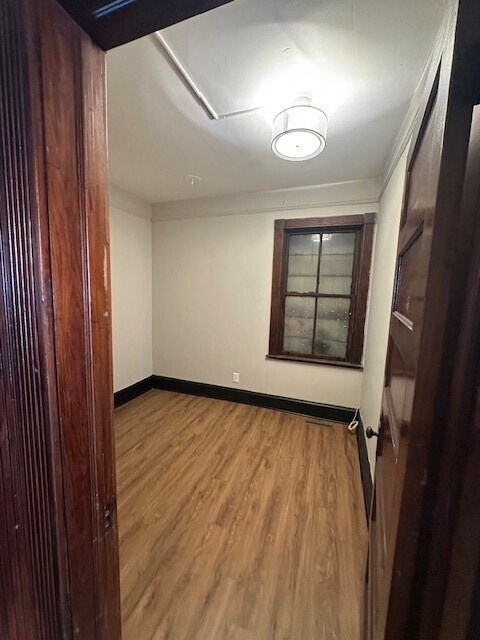 Building Photo - 945 Broadway