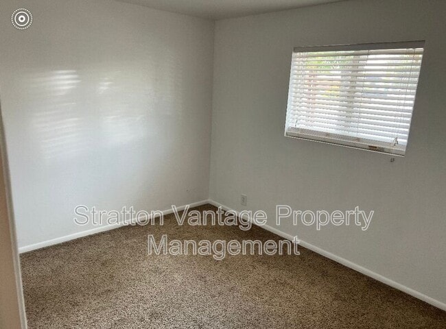 Building Photo - 6701 N 14th Dr