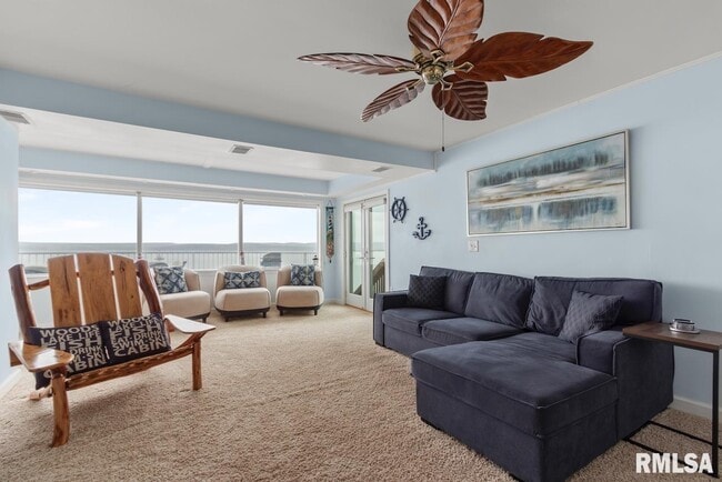 Building Photo - 15326 N River Beach Dr