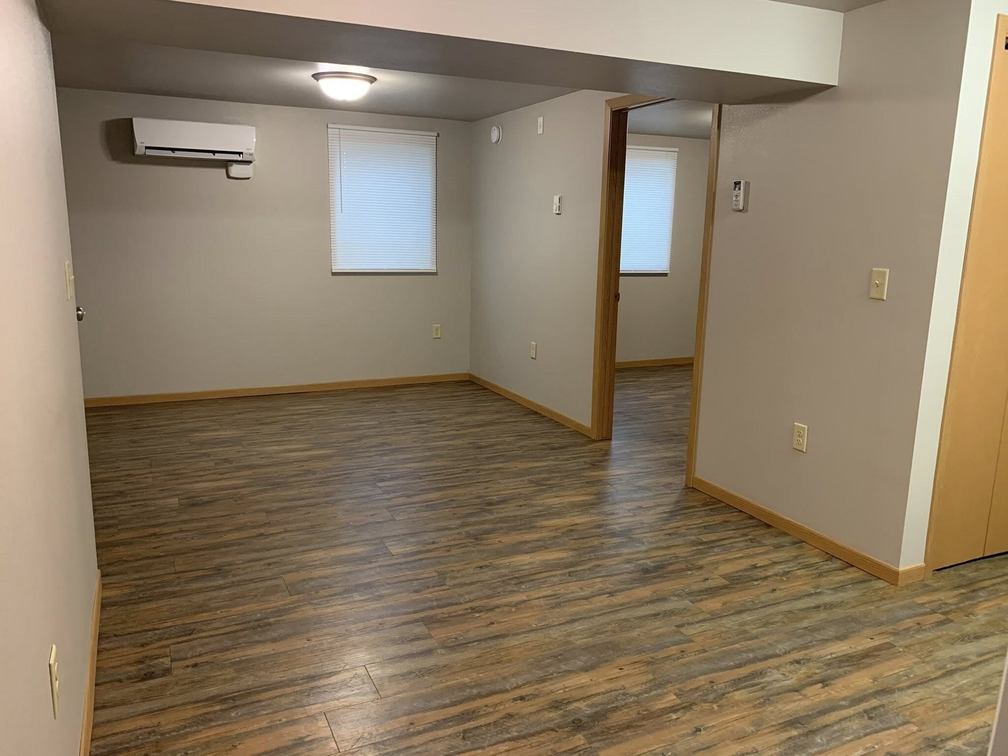 Building Photo - 1409 E Sioux Ave