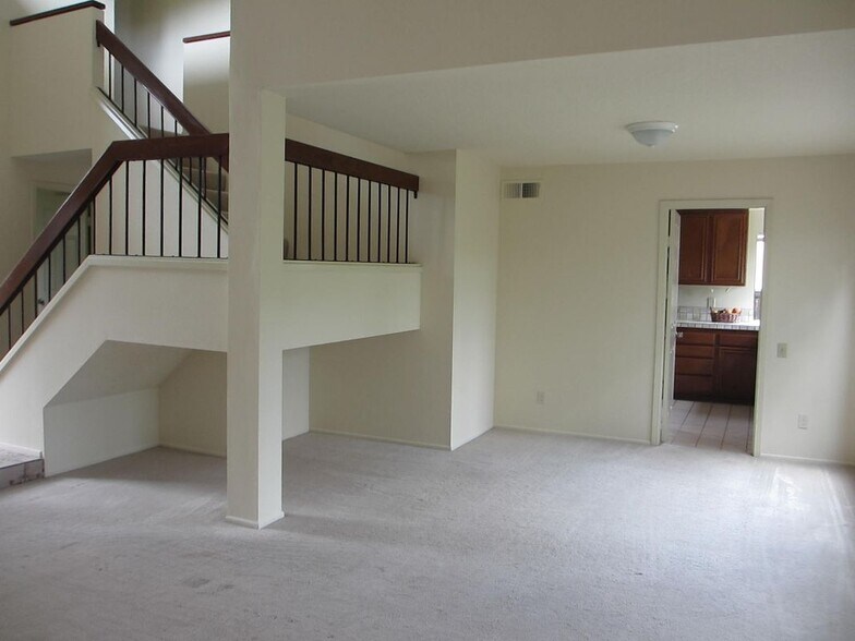 Building Photo - 15 Whistling Isle