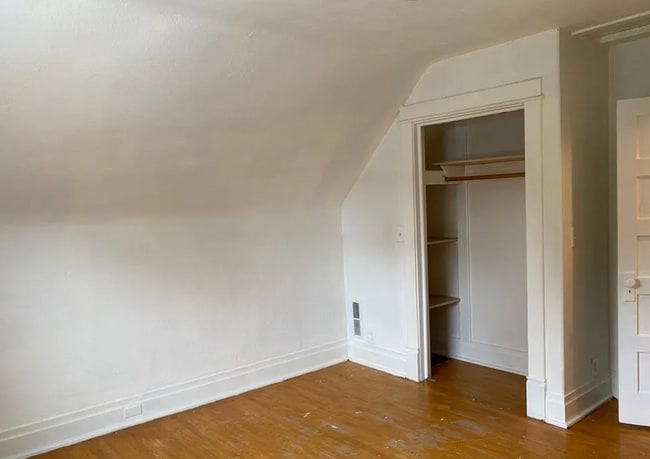 Building Photo - 4 Bedroom 2 Bath in Townsend!