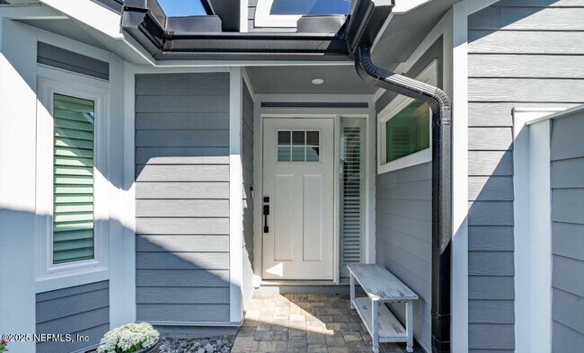Building Photo - 117 Island Dr