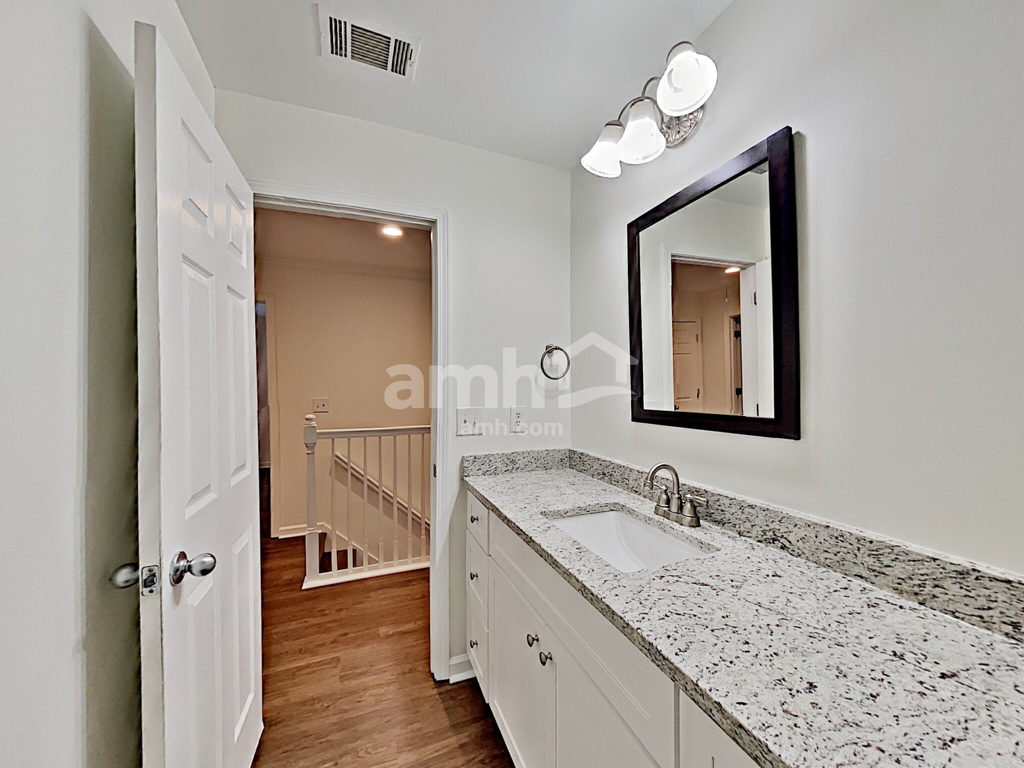Building Photo - 932 Park Hollow Way